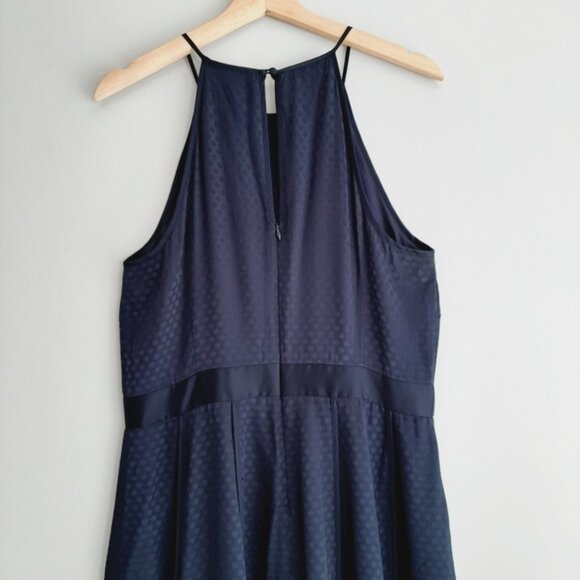 BANANA REPUBLIC Halter Waist Defined Fit & Flare Dot Knee Length Dress Navy Sz 8 - Picture 10 of 14